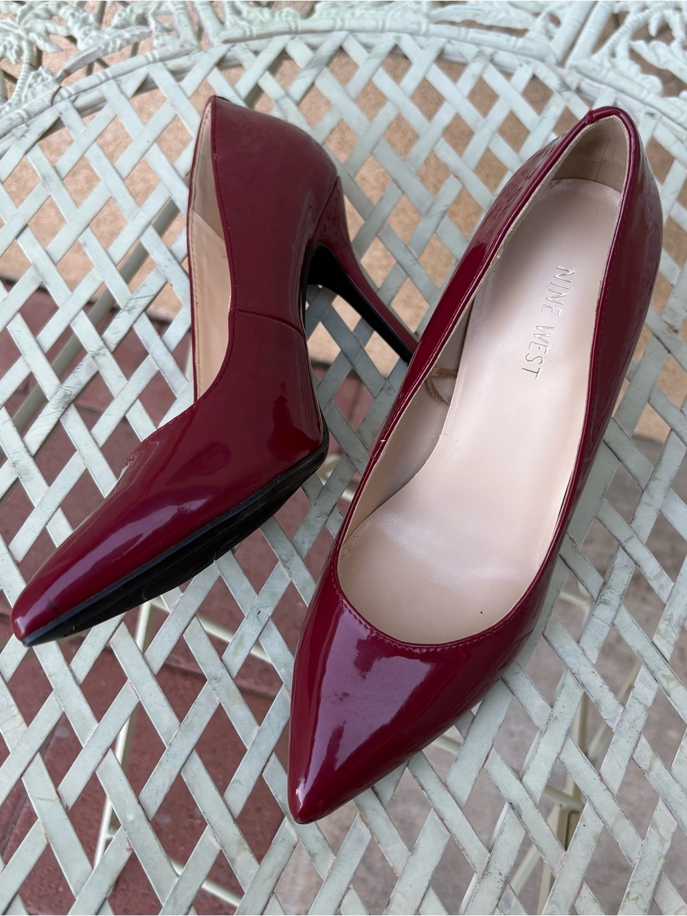 Nine West Burgundy Patent Leather Pointed Toe Stiletto Pumps Classic Heels